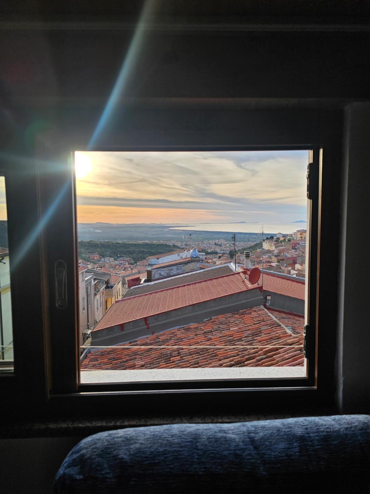 The Sun'S Kiss Villa Sennori Bagian luar foto